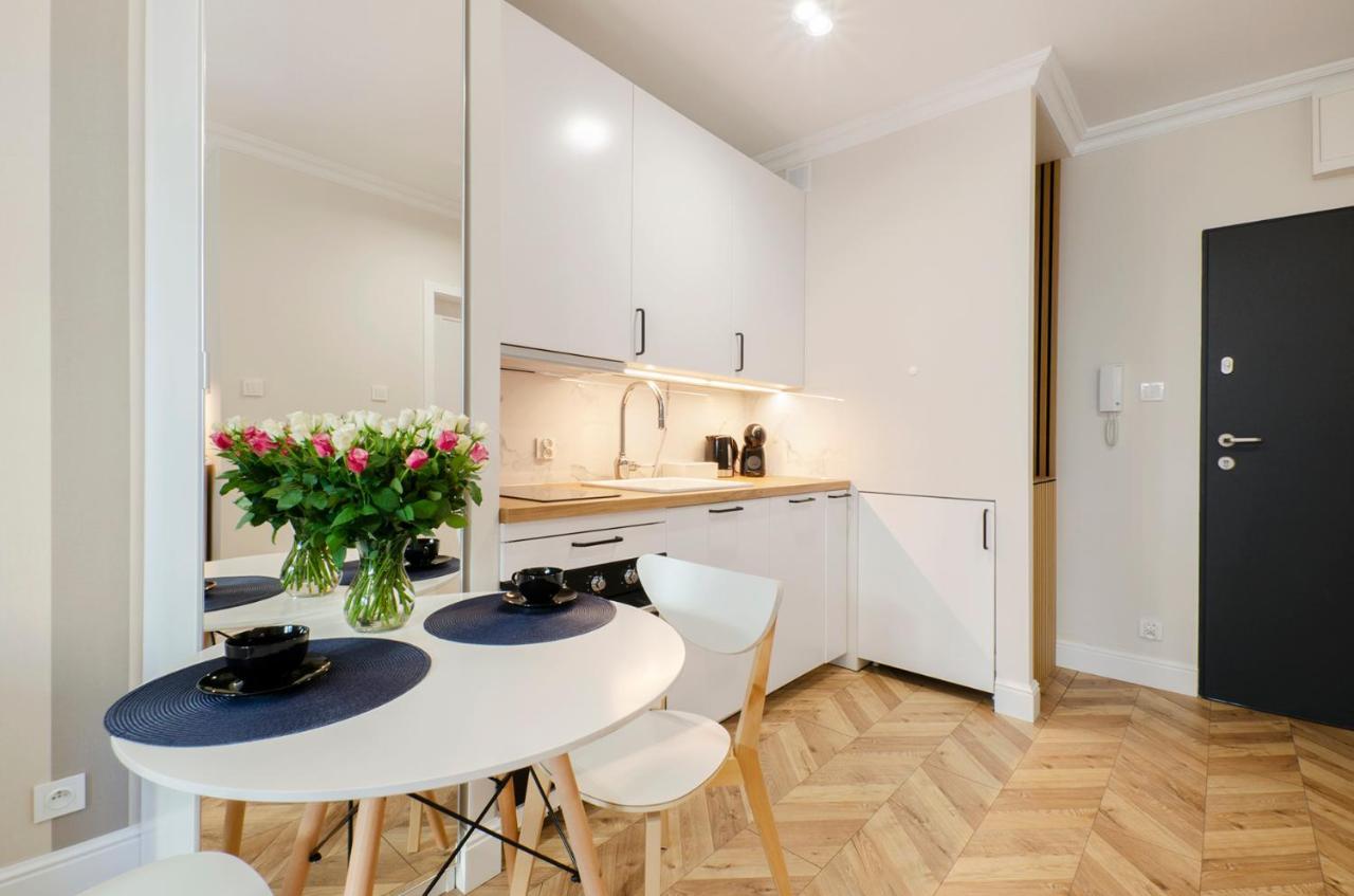 Sky Home- Blue Apartament -Manufaktura, Bezplatny Parking, Klima, Dostep Na Kod Lodz  Ngoại thất bức ảnh