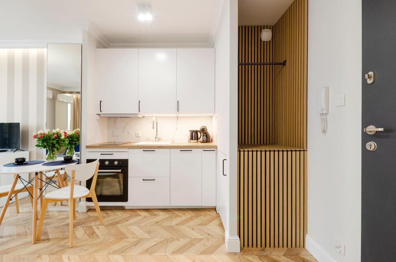 Sky Home- Blue Apartament -Manufaktura, Bezplatny Parking, Klima, Dostep Na Kod Lodz  Ngoại thất bức ảnh